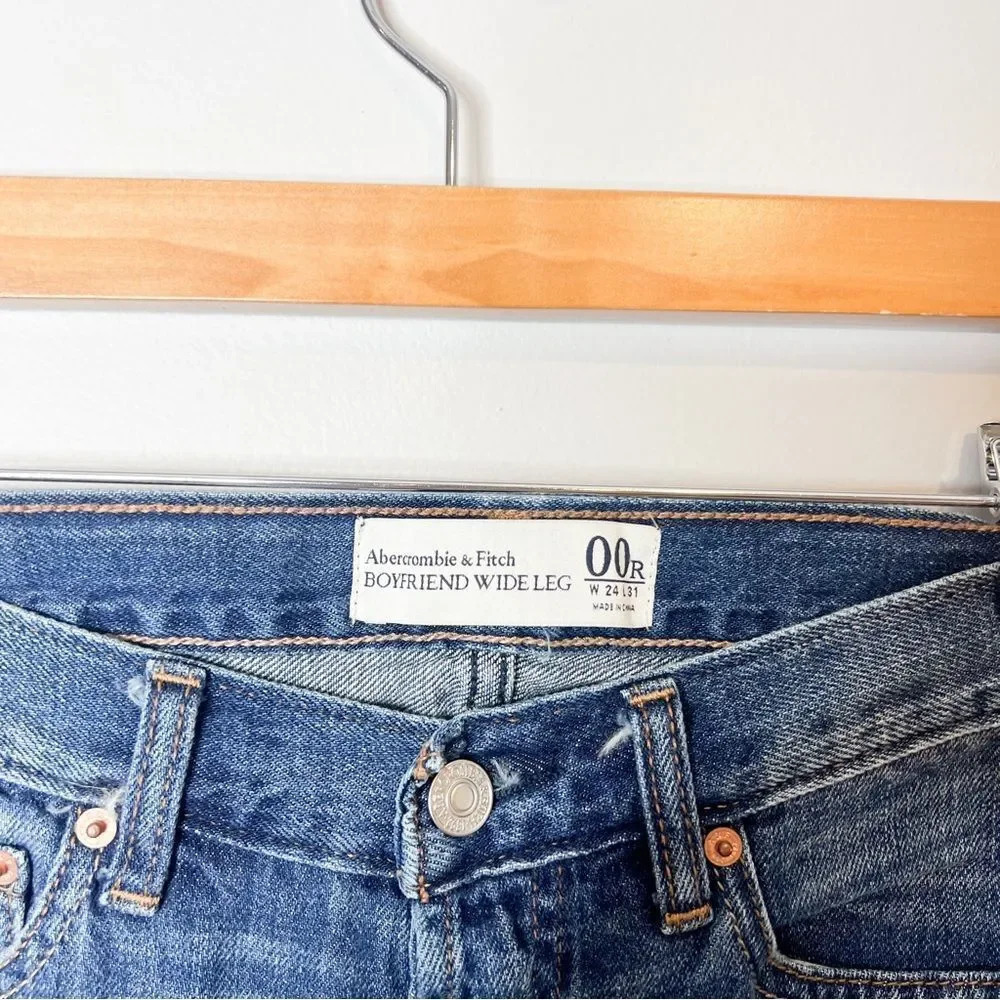 Abercrombie & Fitch Boyfriend Wide Leg Jeans - Picture 4 of 7